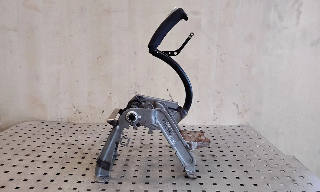 Handbrake/parking brake lever assembly