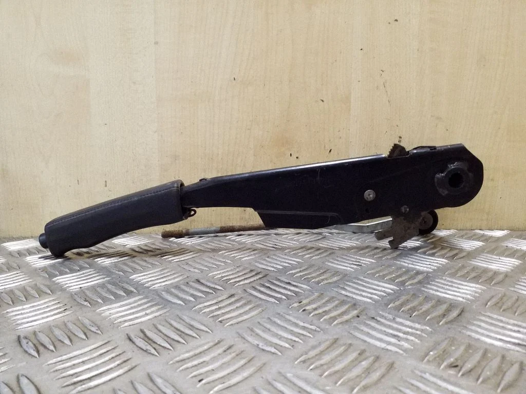 Handbrake/parking brake lever assembly – Audi A8 S8 D2 4D (1994-2002)