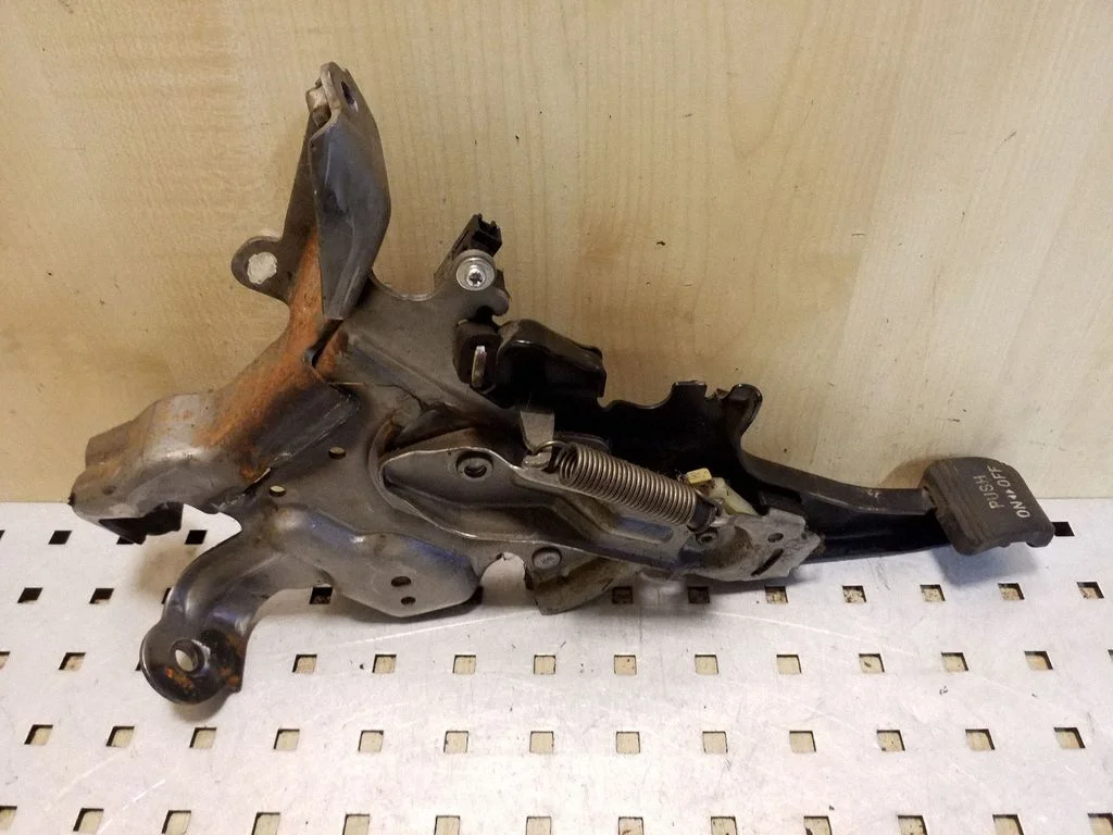 Handbrake/parking brake lever assembly