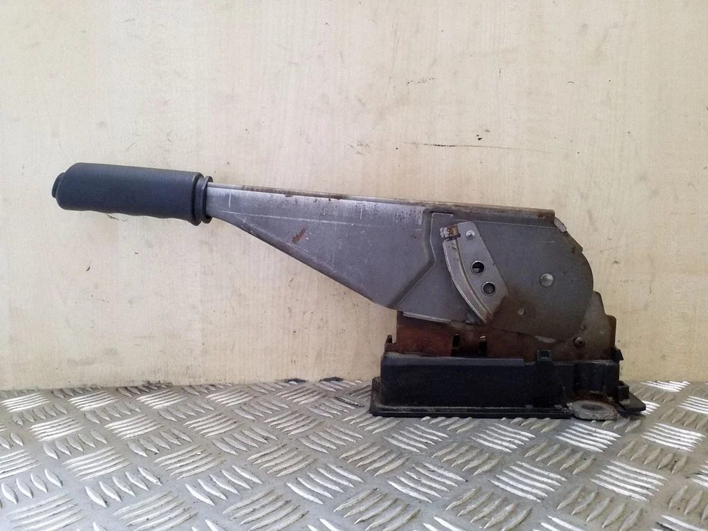 Handbrake/parking brake lever assembly 8200415115 – Renault Trafic II (X83) (2001-2014)