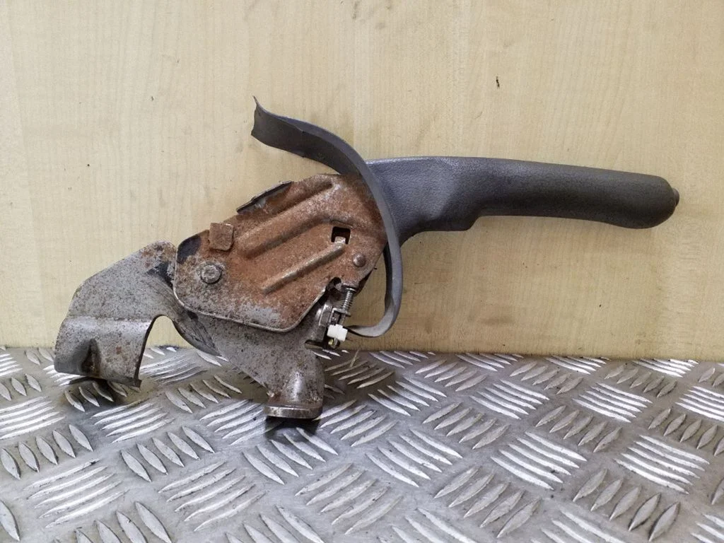 Handbrake/parking brake lever assembly
