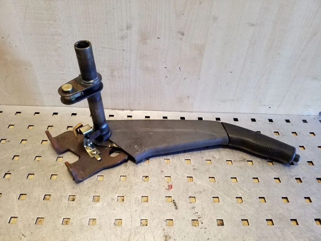Handbrake/parking brake lever assembly