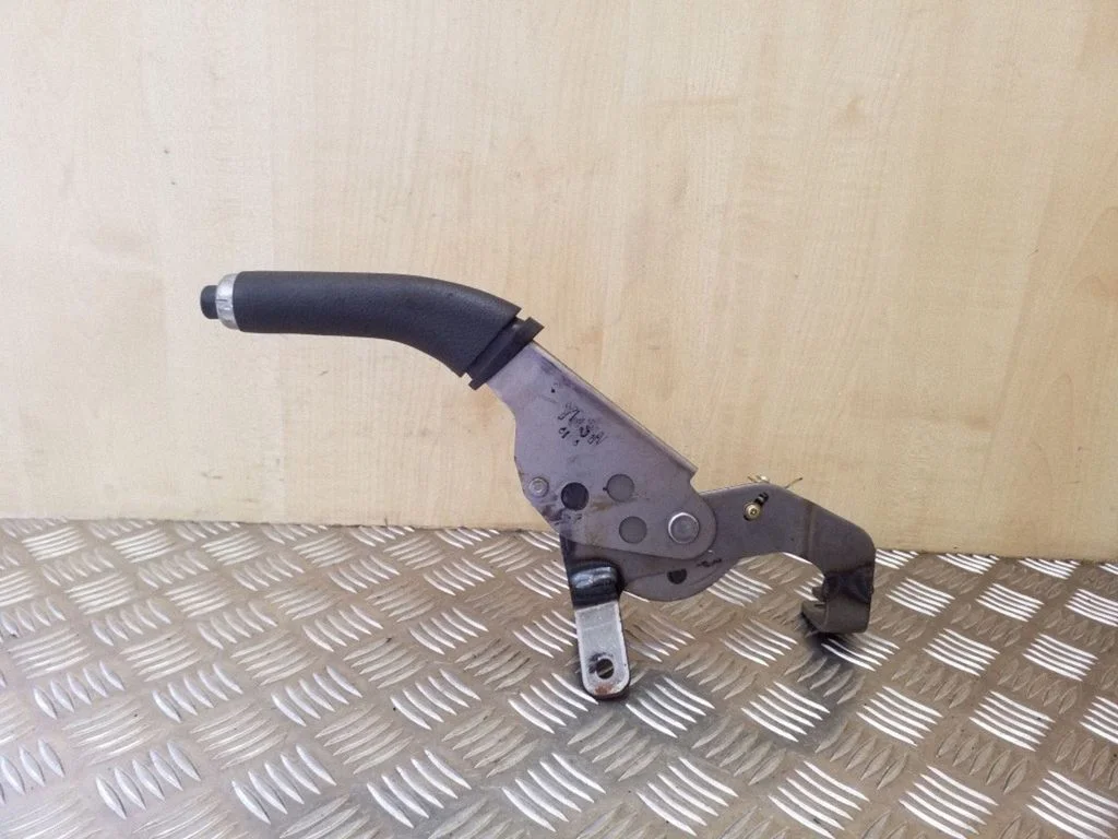 Handbrake/parking brake lever assembly