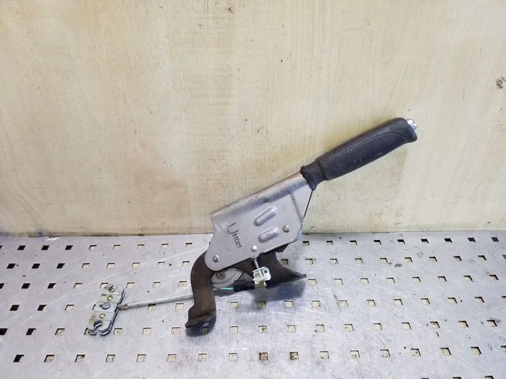 Handbrake/parking brake lever assembly – Subaru Forester SG (2003-2005)