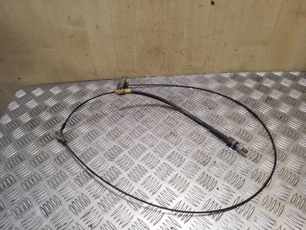 Handbrake/parking brake wiring cable