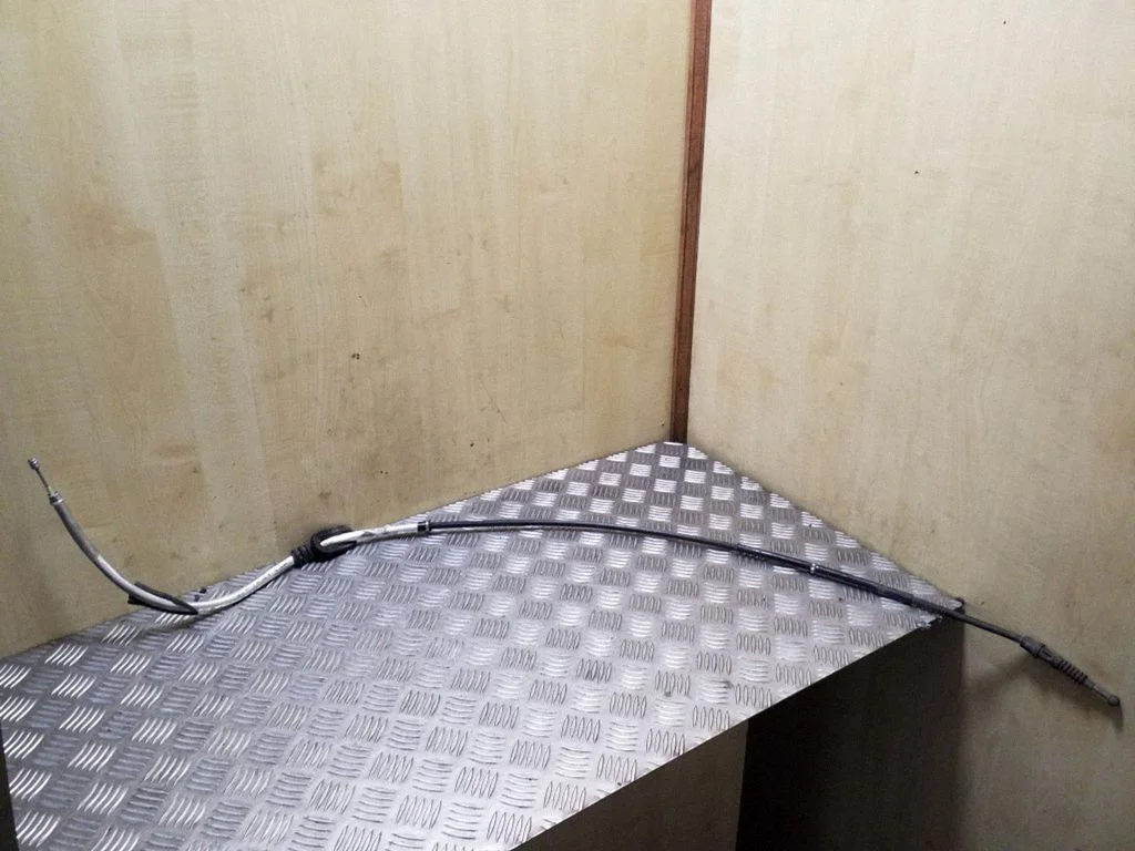 Käsipiduri trossid 1K0609721BA