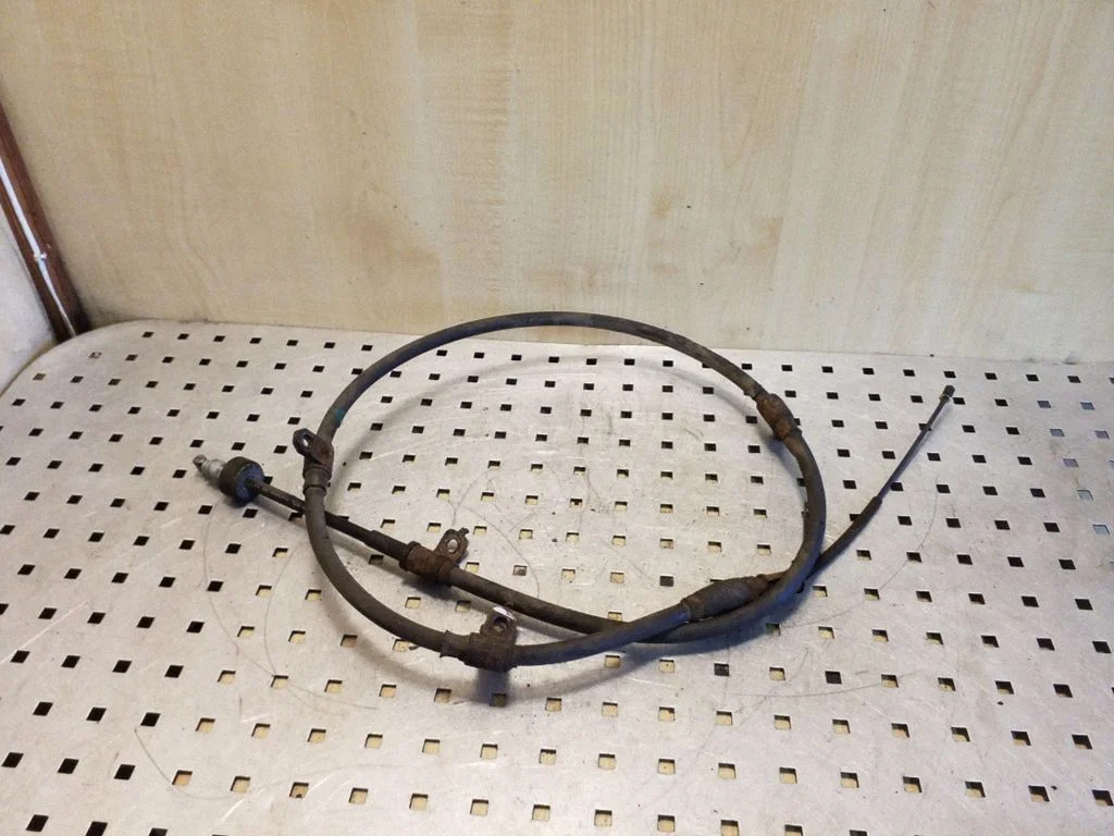 Handbrake/parking brake wiring cable – left