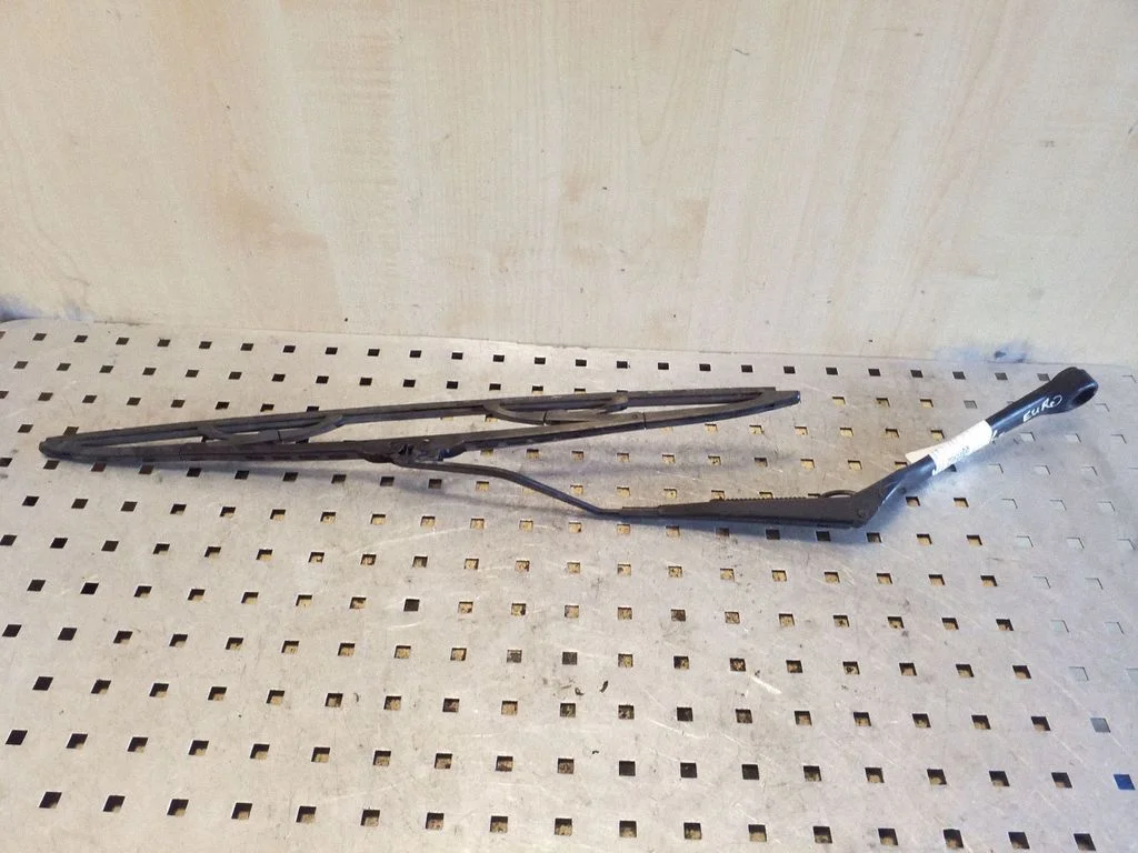Windshield/front glass wiper blade – left