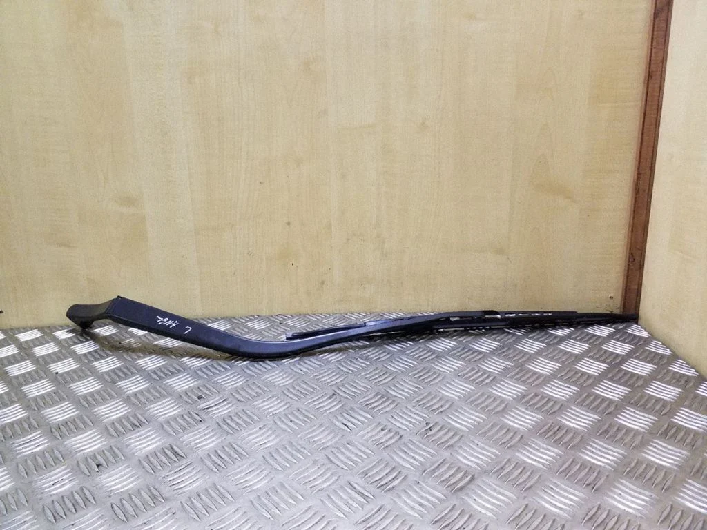 Windshield/front glass wiper blade – left