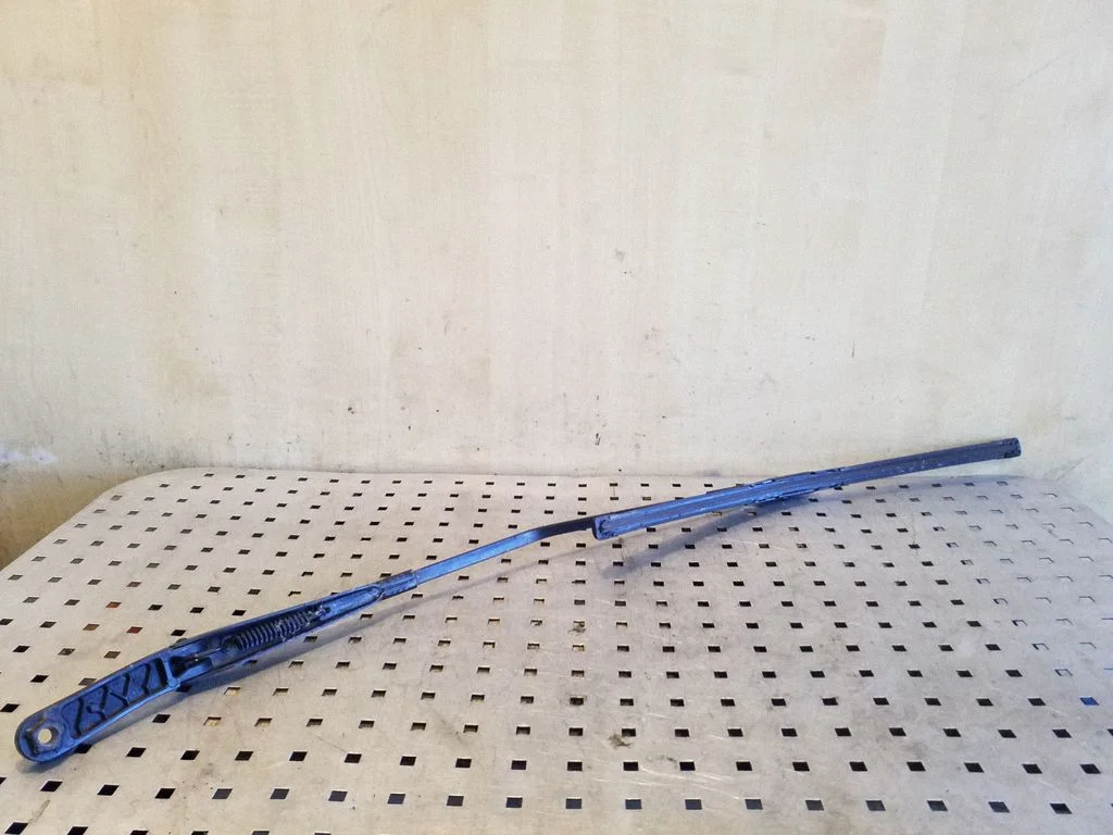 Windshield/front glass wiper blade 4G2955407B