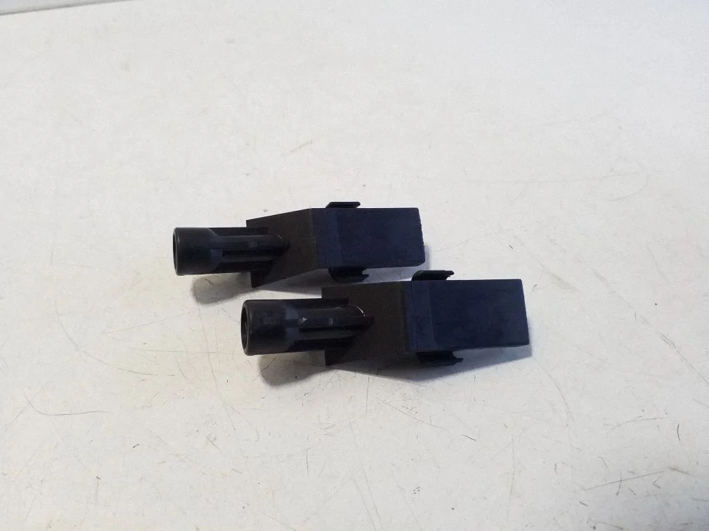 Windshield washer spray nozzle