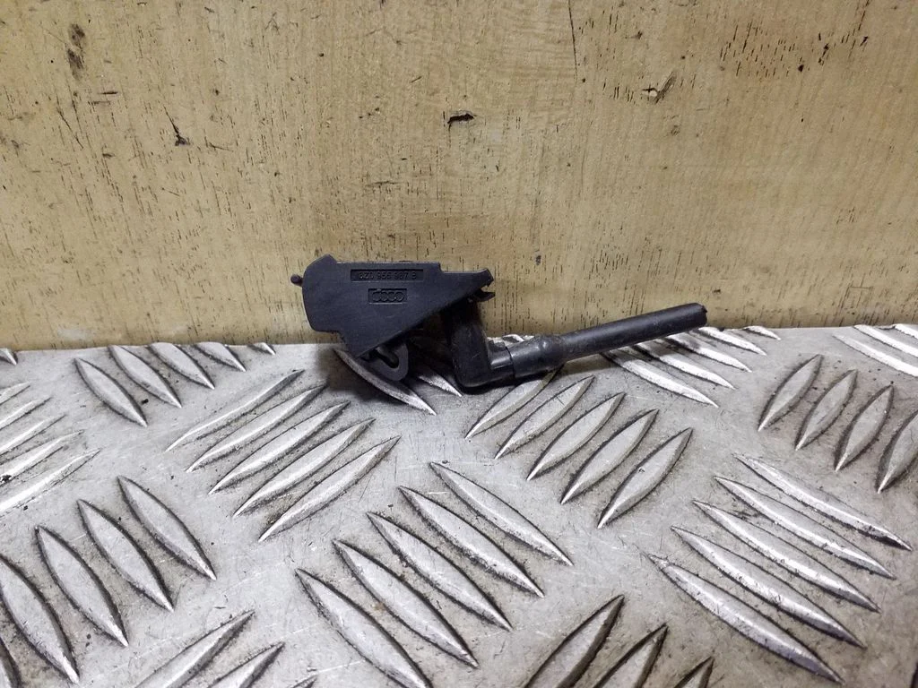 Windshield washer spray nozzle 8Z0955987B