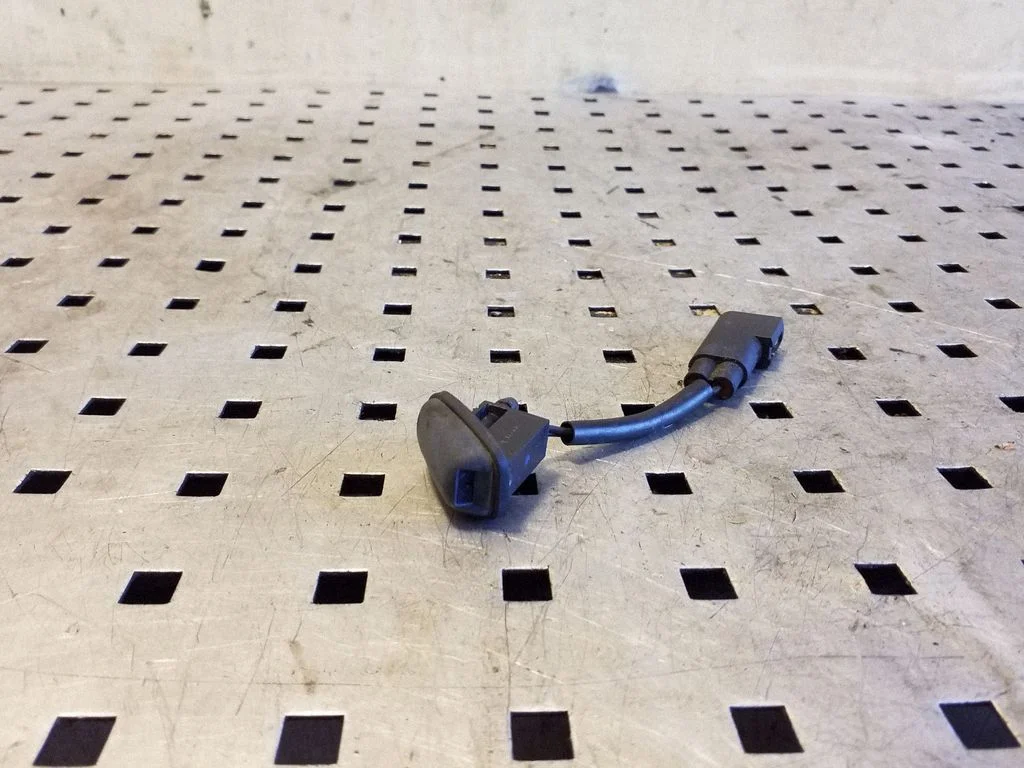 Windshield washer spray nozzle BM5117666 – Ford Focus (2010-2017)