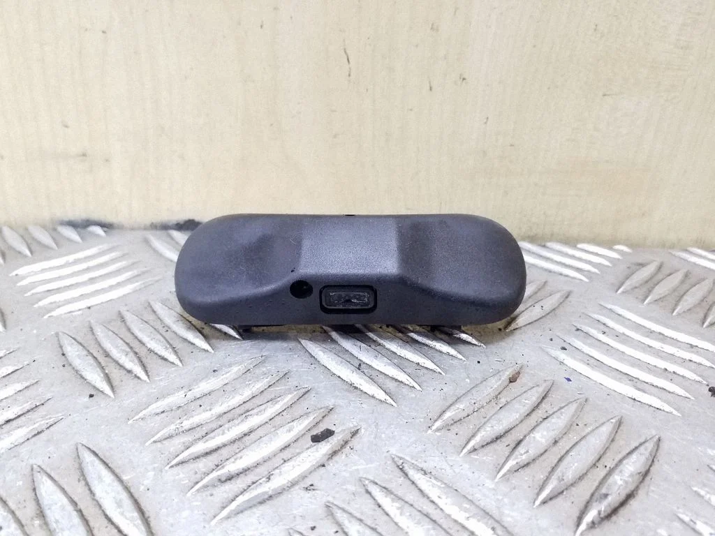 Esiklaasi pesuvedeliku pihusti(d) 5M0955985C