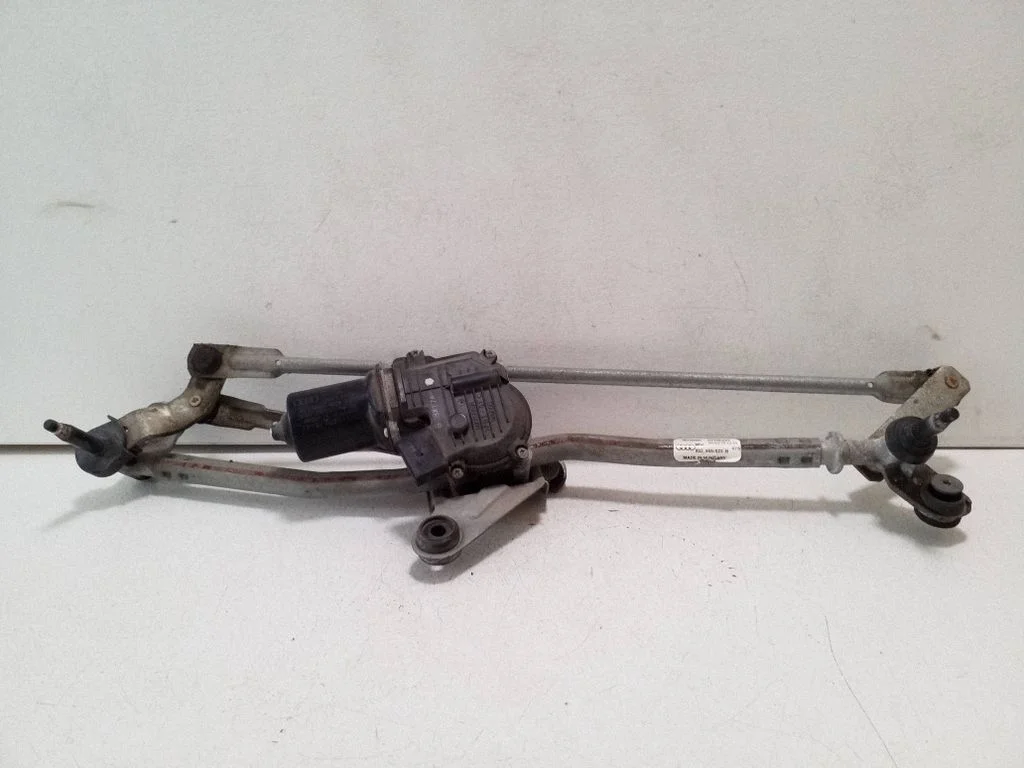Front wiper linkage and motor 8S2955023B