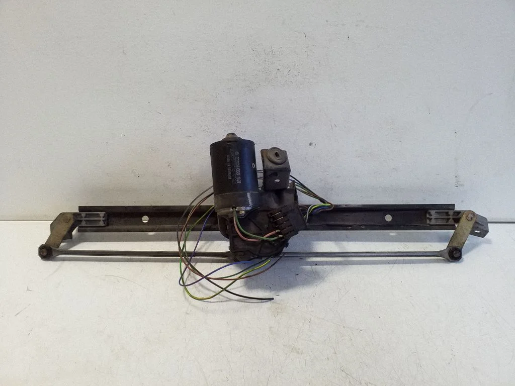 Mechanizm wycieraczek z silniczkiem 443955113 – Audi 100 200 5000 C3 (1982-1991)