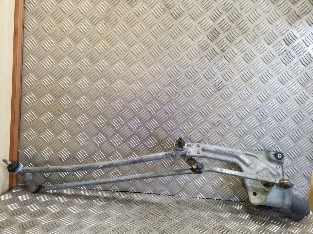 Front wiper linkage and motor – Renault Megane I (1995-2002)
