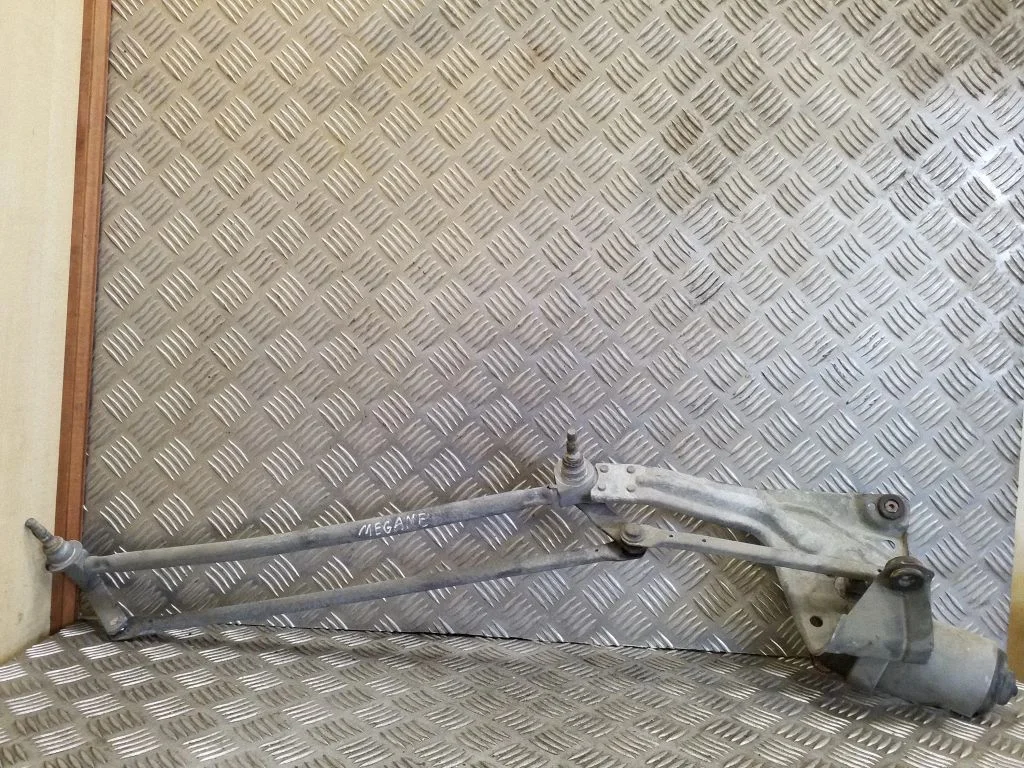 Front wiper linkage and motor – Renault Megane I (1995-2002)