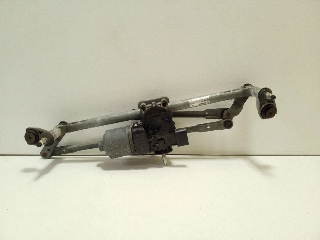 Front wiper linkage and motor 0390241552