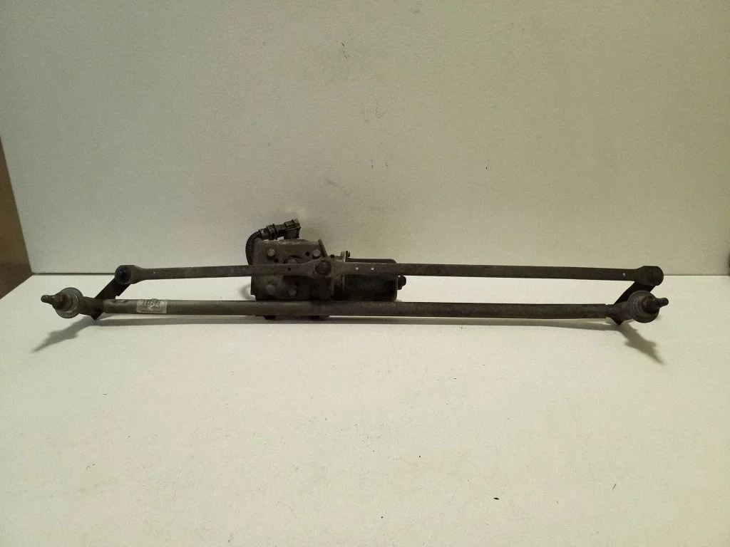 Front wiper linkage and motor – Iveco Daily 6th gen (2014-)