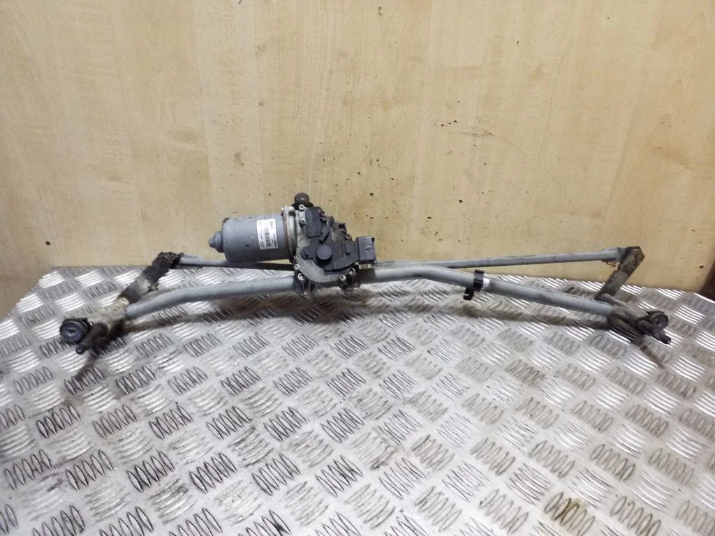 Front wiper linkage and motor – Renault Master III (2010-2024)