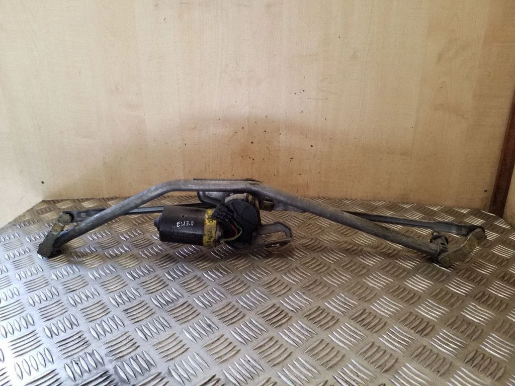 Front wiper linkage and motor 0390241120