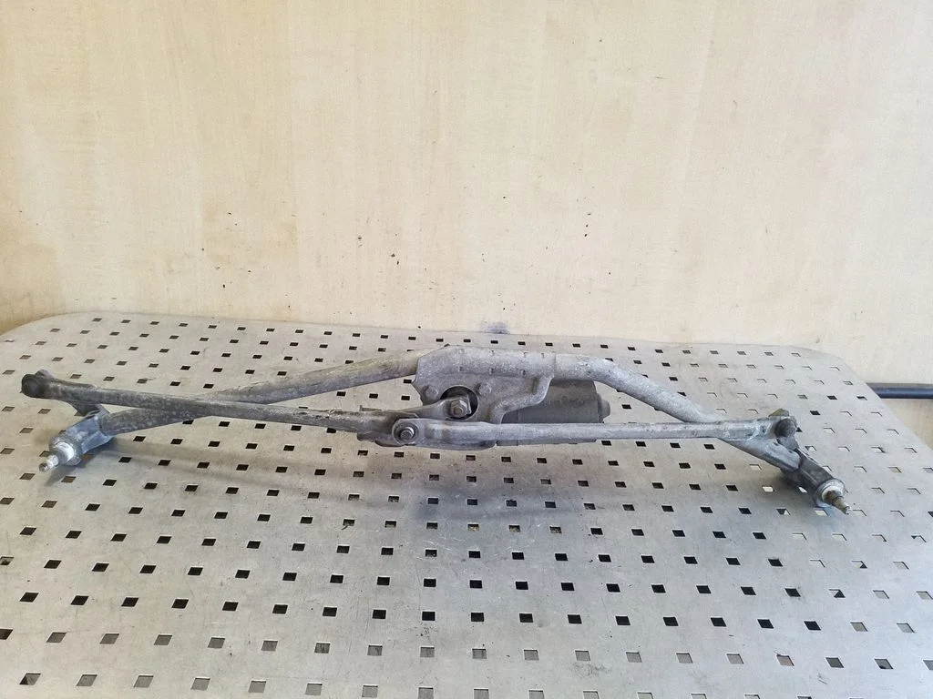 Front wiper linkage and motor 701955113B