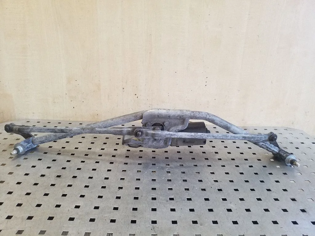 Front wiper linkage and motor 701955113B