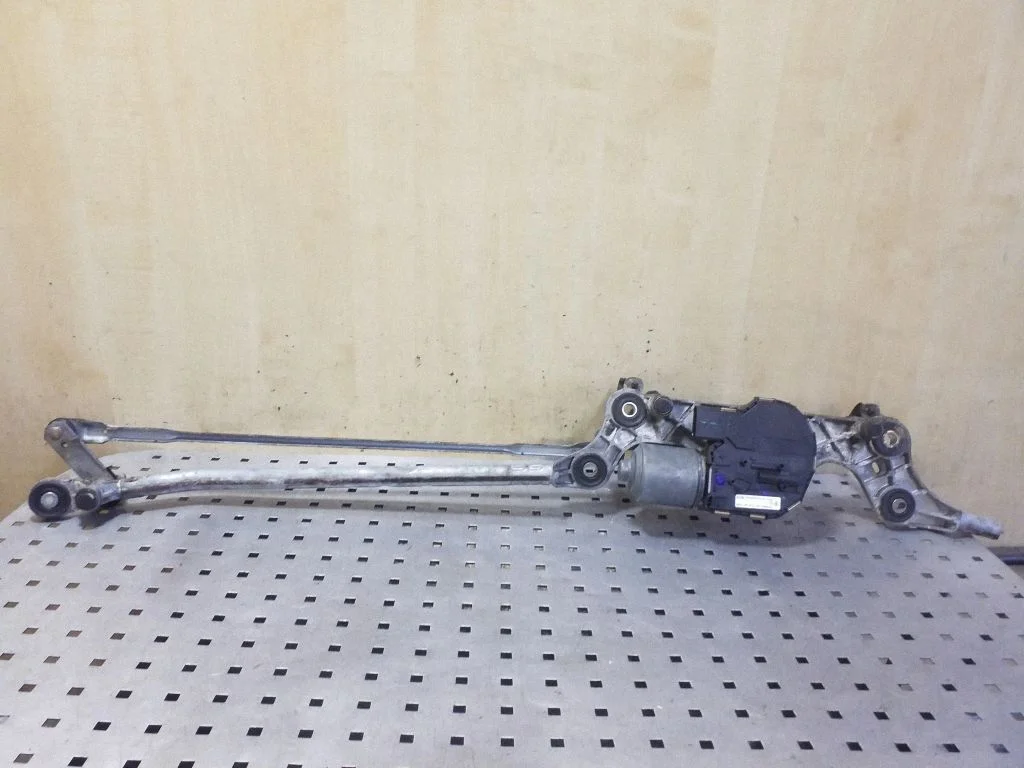Front wiper linkage and motor 7P0955024
