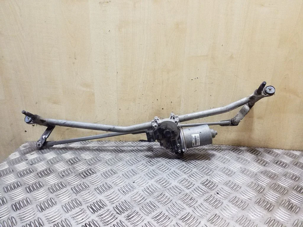 Mechanizm wycieraczek z silniczkiem 141410360