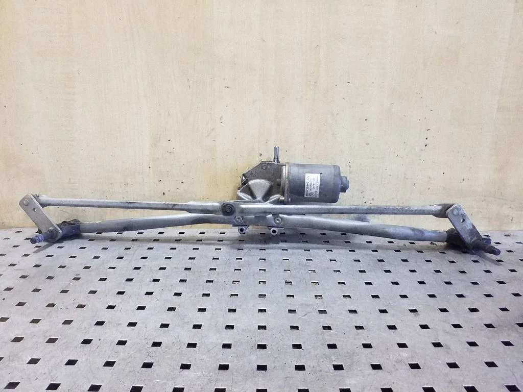 Mechanizm wycieraczek z silniczkiem 9804398