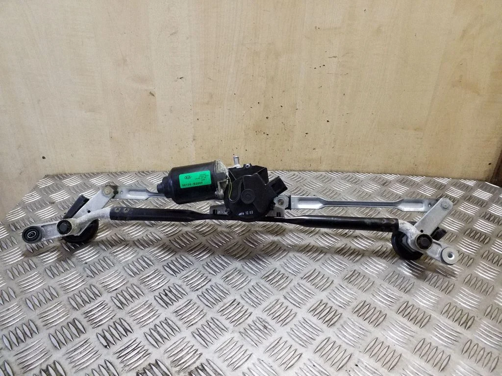 Front wiper linkage and motor 035248351