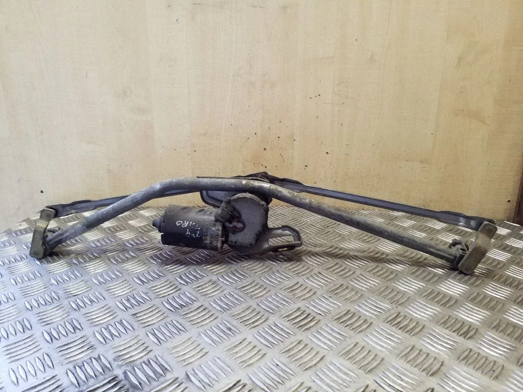 Front wiper linkage and motor 701955603