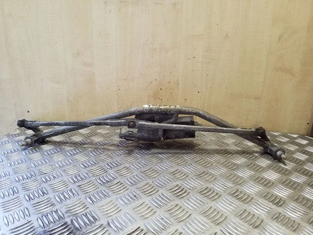 Front wiper linkage and motor 701955603