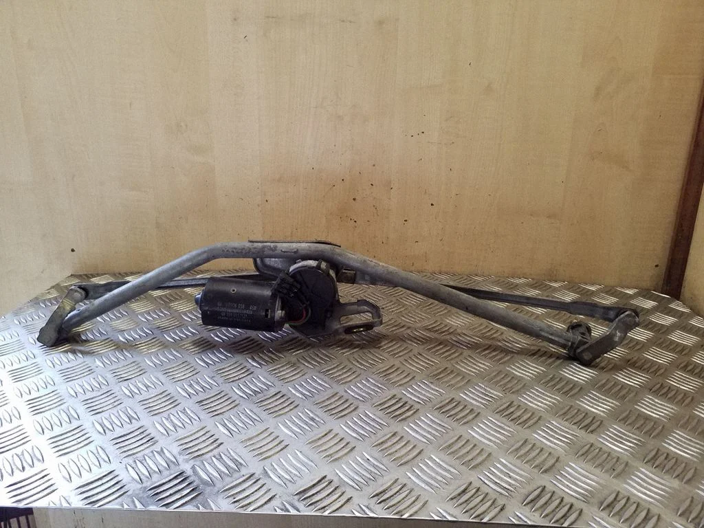 Front wiper linkage and motor 701955603