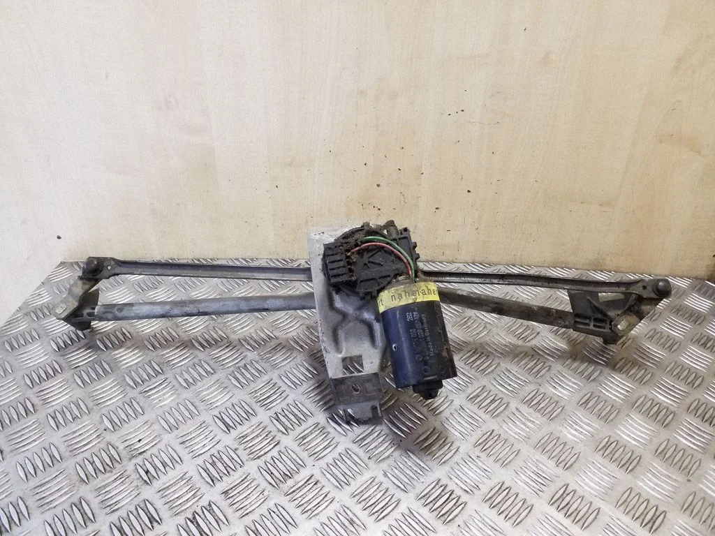 Front wiper linkage and motor 0390241330