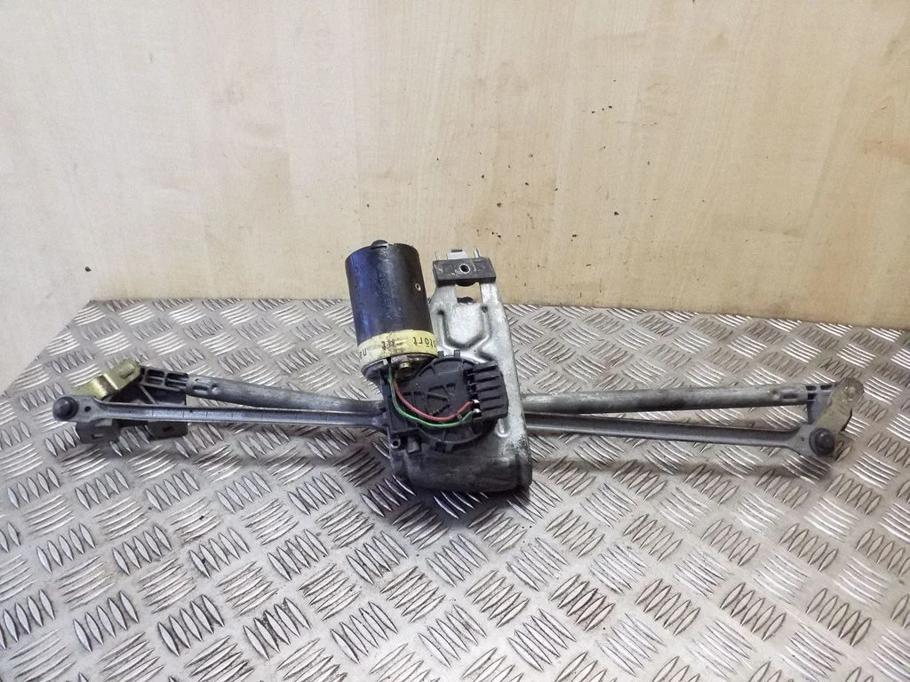 Front wiper linkage and motor 0390241330