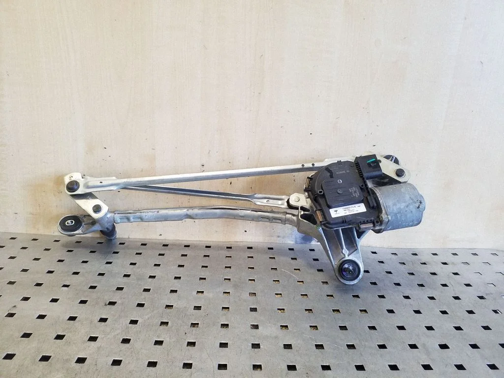 Front wiper linkage and motor – Tesla Model Y (2020-)