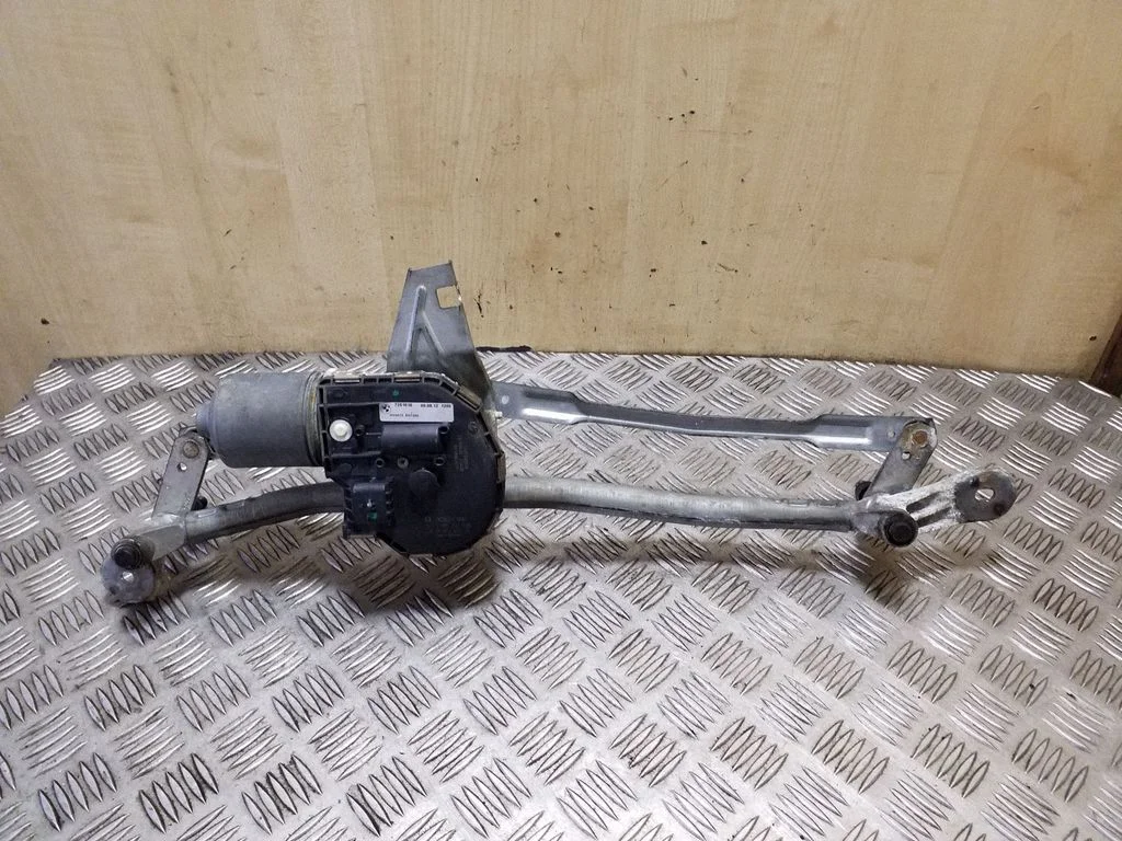 Front wiper linkage and motor 7251016