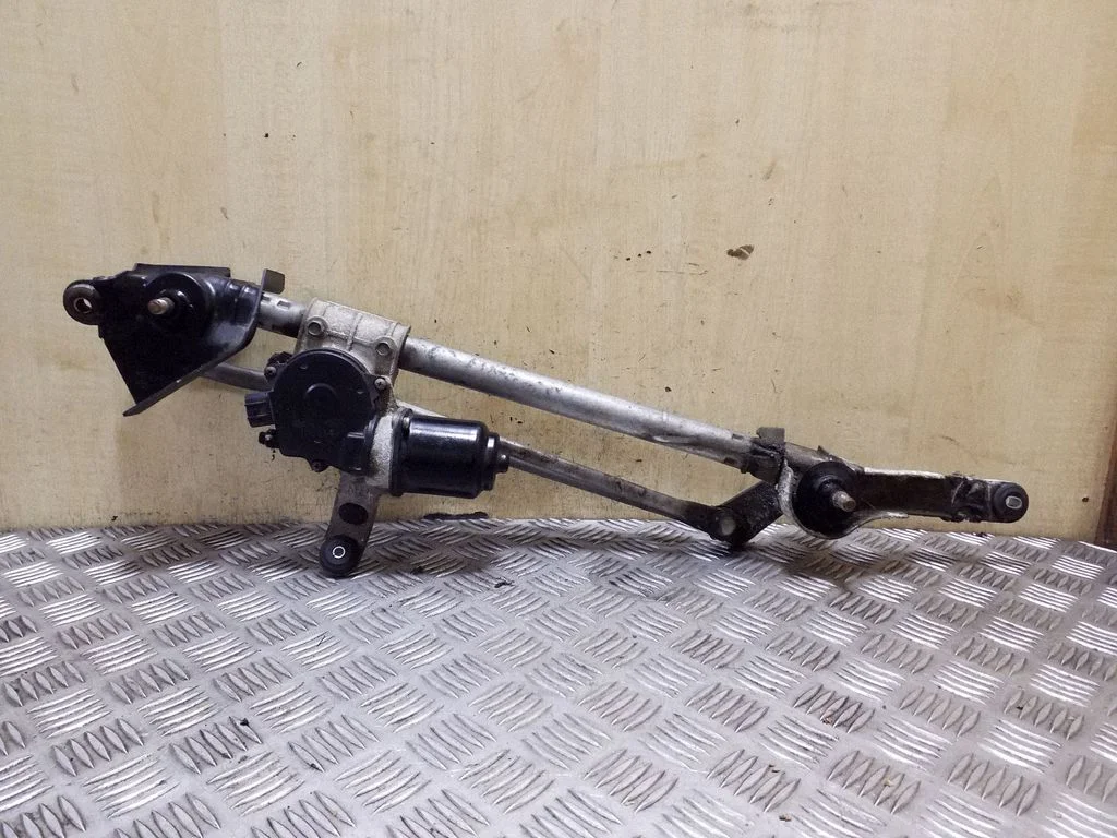 Front wiper linkage and motor WM02C002