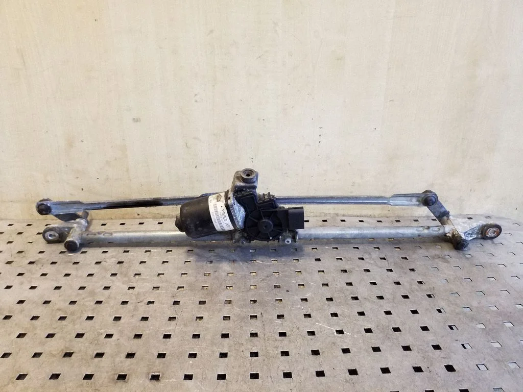 Front wiper linkage and motor 9501241