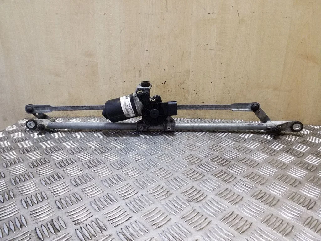 Front wiper linkage and motor DLB000141