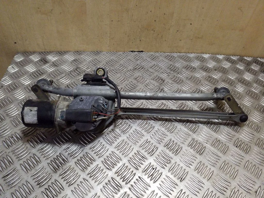 Front wiper linkage and motor – Renault Trafic II (X83) (2001-2014)