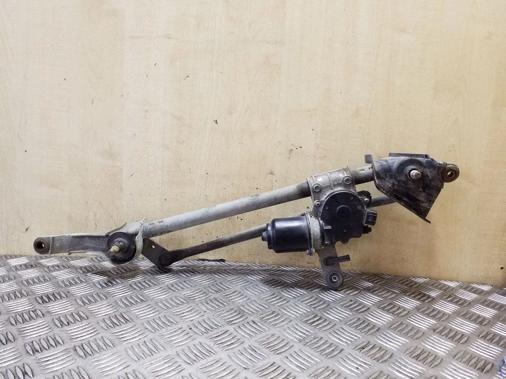 Front wiper linkage and motor