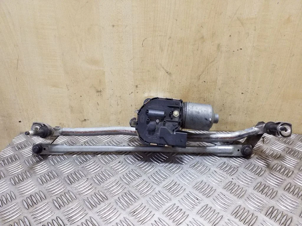Front wiper linkage and motor 8R2955119A