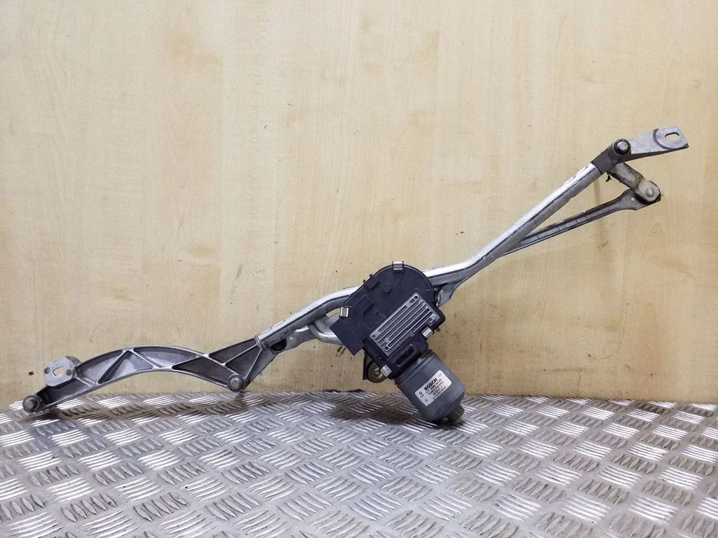 Front wiper linkage and motor – Mercedes-Benz CLS-Class C219 (2003-2011)