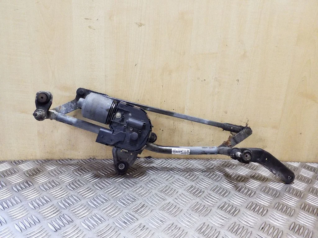 Front wiper linkage and motor – Skoda Superb B6 (3T) (2008-2015)