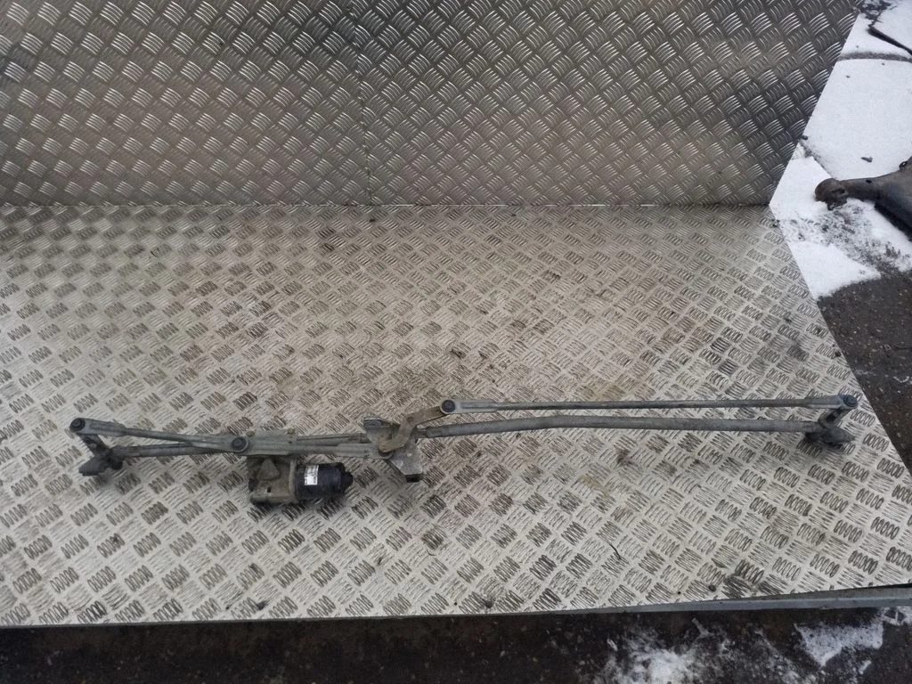 Front wiper linkage and motor 404638