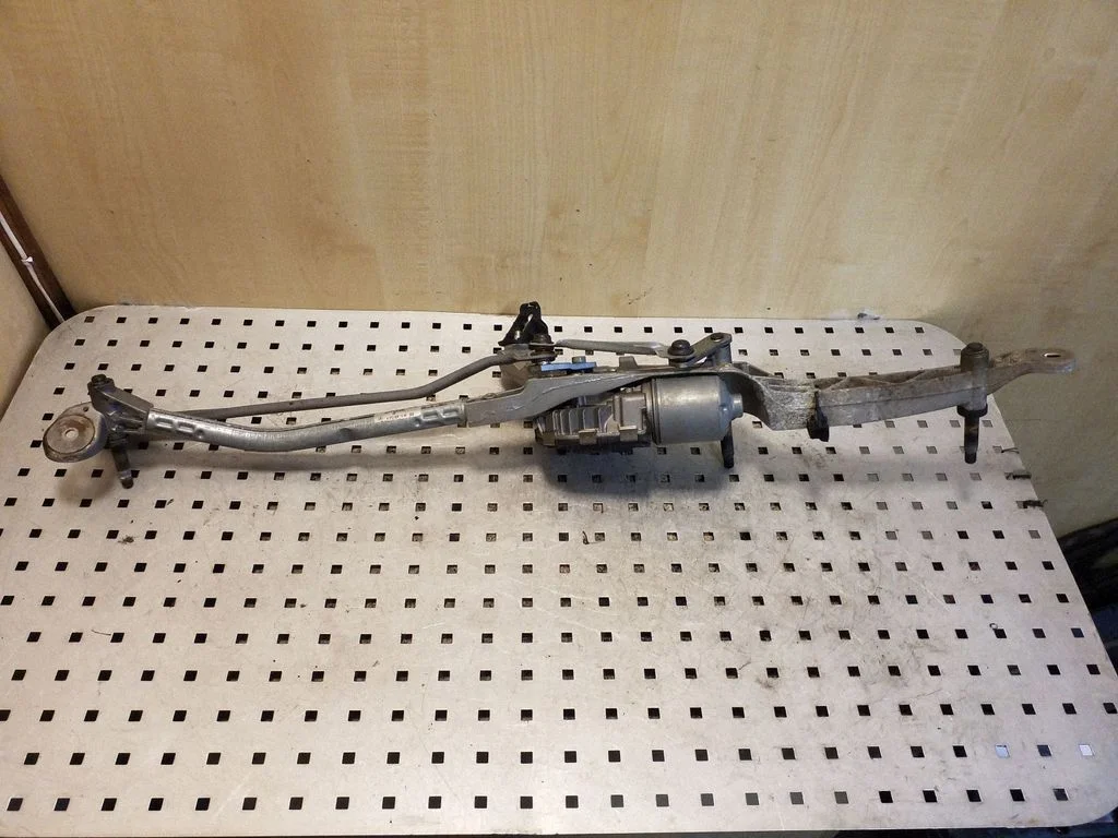 Front wiper linkage and motor A2128201340