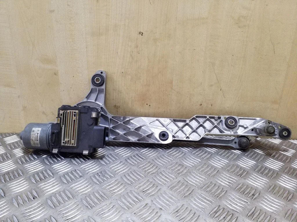 Front wiper linkage and motor 0390241917